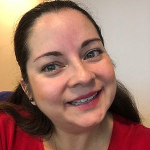 Meet your Posher, Claudia